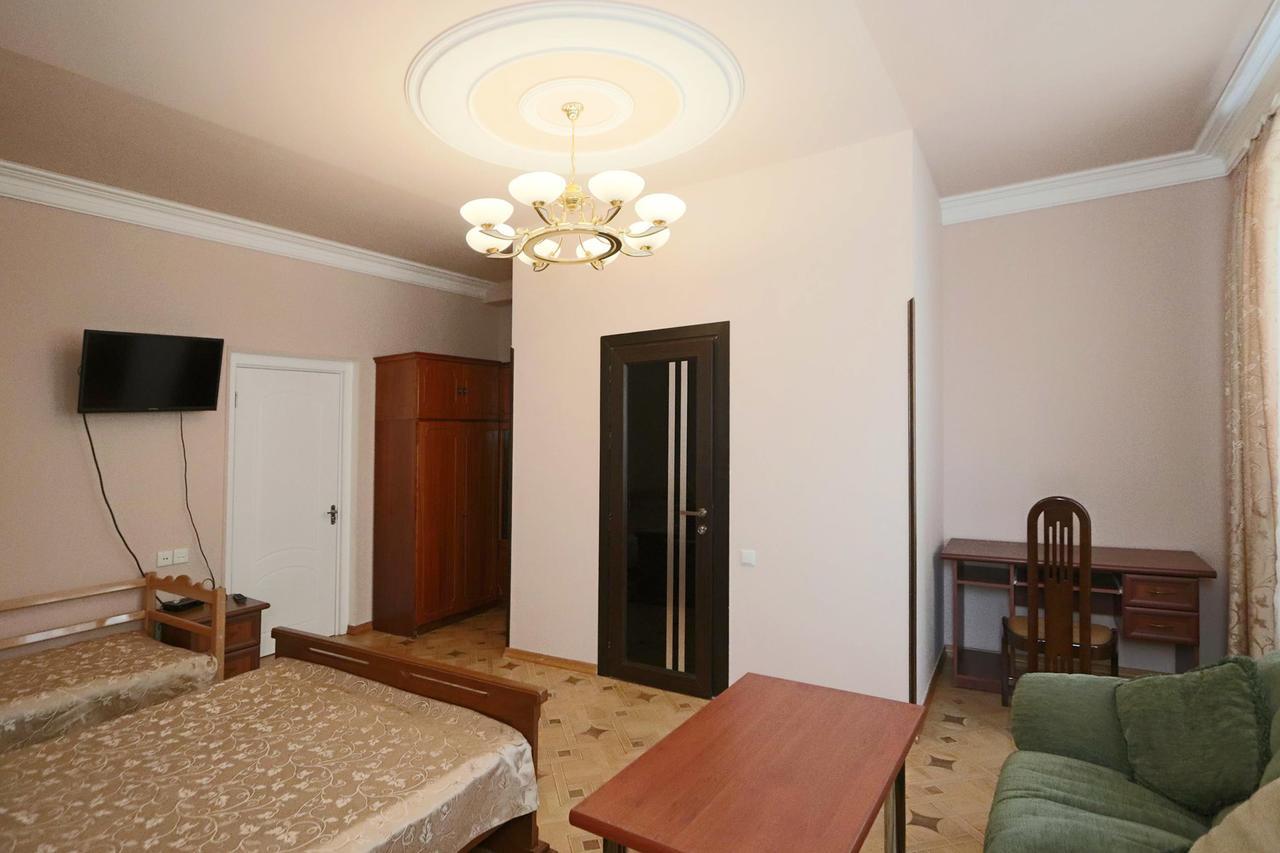 Garnim Guest House Yerevan Ngoại thất bức ảnh